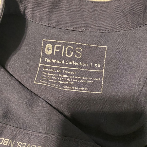 Figs Limited Edition Quiet Navy Scrub Set - Picture 6 of 7